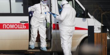 Өлсгөлөн зовлон үзсэн оросууд вирусээс айхгүй байна гэв