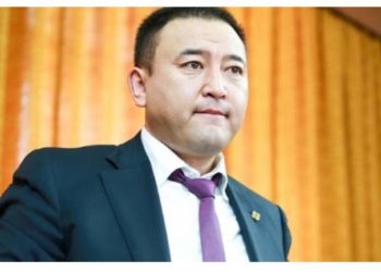 Төрийн банкныхан шоронд орлоо, Б.Чойжилсүрэнд хууль үйлчилдэггүй ээ!