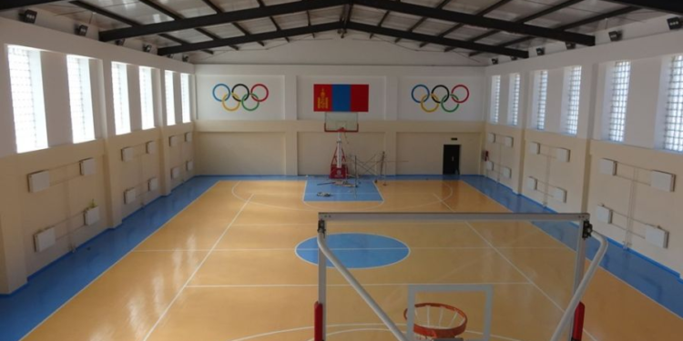 81-р сургууль заал өгч байгаад үйлдэл дээрээ баригджээ