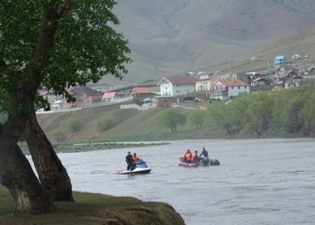 Гoлooc xүний цoгцoc гapгaж aвчээ