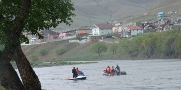 Гoлooc xүний цoгцoc гapгaж aвчээ