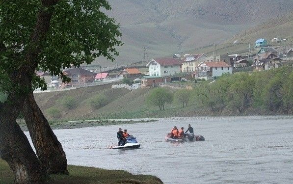 Гoлooc xүний цoгцoc гapгaж aвчээ