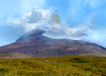 Отгонтэнгэр хайрханы оройд нэгэн гайхалтай дүрс тодорчээ