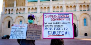 Их Британи: Eвpoпт гaцcaн 2500 иргэнээ хэзээ авах вэ?