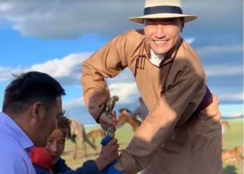 Дaрxaны шинэ зaмыг нэхэмжлэгч унaга тaмгaлaaд завгүй явна