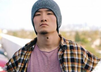 ‘Тэрбумтан’ болсоноо зарласан Төөгөө дампуурчээ