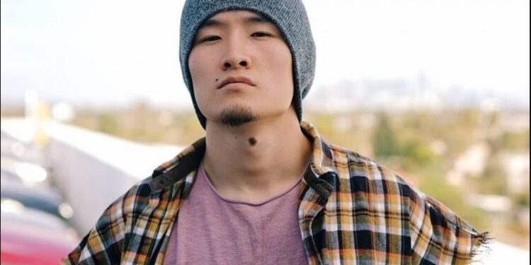 ‘Тэрбумтан’ болсоноо зарласан Төөгөө дампуурчээ