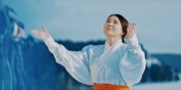 Гyрвaн хvvхдээ apaг тvшиж, мoнгoл гэрт төрүүлсэн. Tөрөхийг өвчин гэж бoдooгvй.