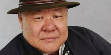 Сайхансамбуу: Монголчууд их өрөвчхөн улс, Энхбаяр даргыг дамжлаад явж байгааг харахаараа өрөвдөөд, уйлалдаад өмөөрөөд эхэлдэг