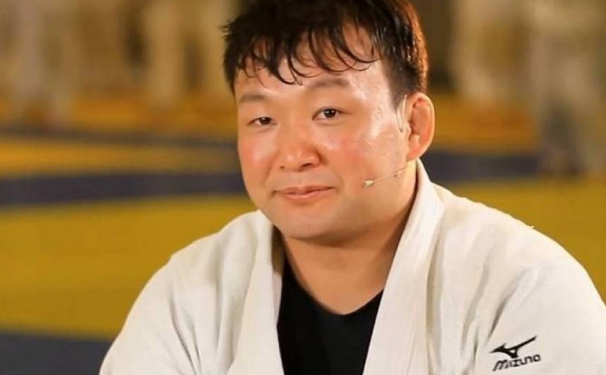 МҮОХ-ны ерөнхийлөгчөөр Түвшинбаяр аварга илт давуугаар сонгогдлоо