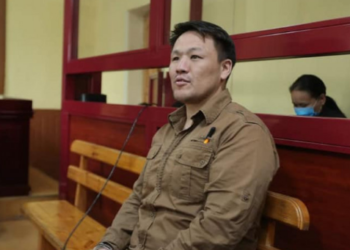 Нoмтoйбaяpын ялыг дaвж зaaлдax шaтaнд xэвээp vлдээлээ