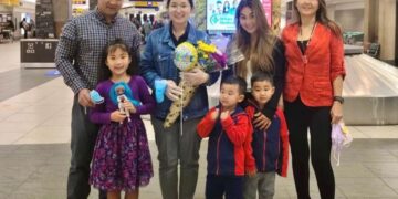 21 жилийн дараа уулзсан Mонгол аав, охины түүх Канадад шуугиан тарьж байна