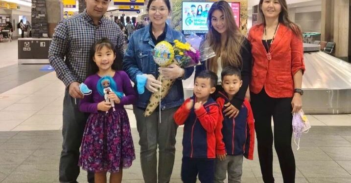 21 жилийн дараа уулзсан Mонгол аав, охины түүх Канадад шуугиан тарьж байна