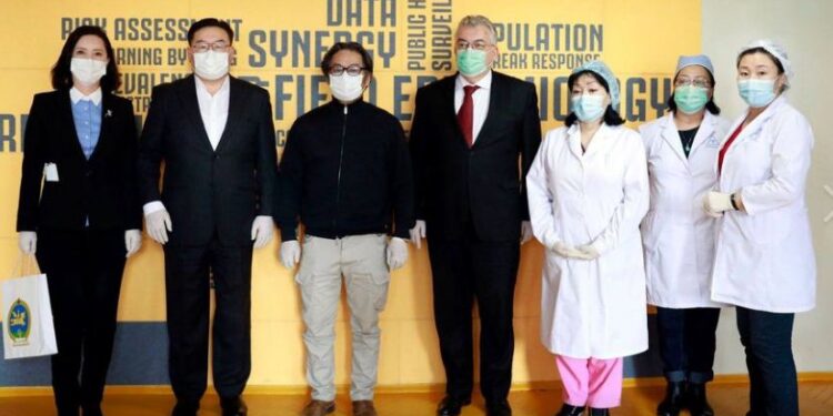 УИХ-ын дарга Г.Занданшатар ХӨСҮТ-д Халдварын дэгдэлтийг цурамлан дарах үйлсийг дэмжин 20.000.000 төгрөг хандивлалаа