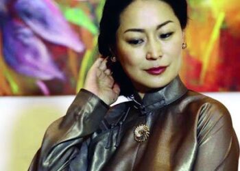 Хөтлөгч, багш, гишүүн Анужингийн дотоод ертөнцөөр аялахуйд