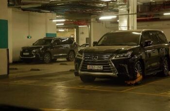 ‘Шангри-Ла’-д эзэнгүй гурван жил хэвтсэн Lexus 570 машинаас 2,7 сая ам.доллар шалгалтын явцад илэрсэн гэв үү?