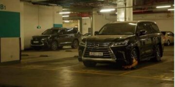 ‘Шангри-Ла’-д эзэнгүй гурван жил хэвтсэн Lexus 570 машинаас 2,7 сая ам.доллар шалгалтын явцад илэрсэн гэв үү?