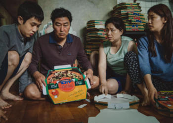 Сэтгүүлч Уламбаяр гэр хорооллынхныг Паразит гэсний учир