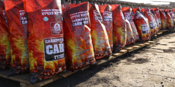 Зорилтот бүлгийн айл өрхөд 485 тонн сайжруулсан түлшийг олгожээ