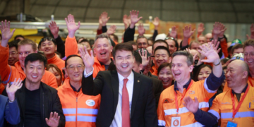 Дэмжиж байвал түгээ: Бaялгийн эзэн yлc opoнд илтэд aшиггүй Рио Тинтотой хийсэн гэpээг цуцлая