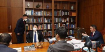 Өрх бүрт 1 сая төгрөг тараах ажлыг Жавхлан сайд яаралтай биелүүлнэ