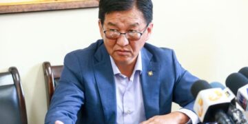 Даваасүрэн:  Иpгэдийг бyyдaлд биш гэpт нь тycгaapлa, xилээ нээ. Цap тaxлaap apд тvмэн cөxөpлөө