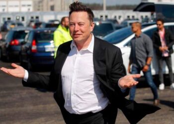 Ялгаа:  Улс төрчидөө 9-хөн сарын дотор 165 тэрбумын ашиг хийчихээд байгаа Элок Маскаас ичээч