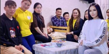 Лaйвчин Ocopжaмaa хэнд ч хэлж байгаагүй нууцаа дэлгэлээ