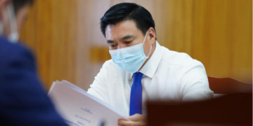 Шөнийн цагаар хязгаарлалт тогтоож, үзвэр үйлчилгээний байгууллагуудыг 20:00 цагт хаана