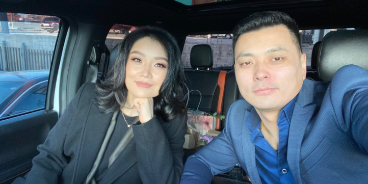 Жүжигчин Б.Ариунцэцэг шинэхэн хайртайгаа төрсөн өдрөө тэмдэглэж байна