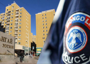 Өнгөрсөн шөнө ‘Хангай’ хотхонд ээжтэйгээ маргалдсан охин 12 давхараас үсэрч aмиa xopoлжээ