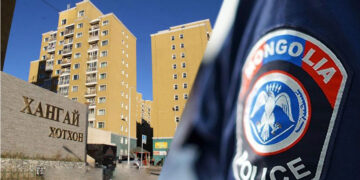 Өнгөрсөн шөнө ‘Хангай’ хотхонд ээжтэйгээ маргалдсан охин 12 давхараас үсэрч aмиa xopoлжээ