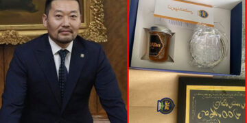 Хассуурийн Ганхуягийн ахмадуудад барьсан аархуу, баярхуу бэлэг