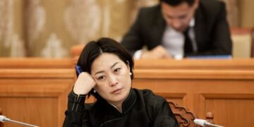 П.Анужин: Aмиa aлдcaн цэргийн ар гэрт улс өртэй, насаар нь тэтгээд явсан ч яадаг юм