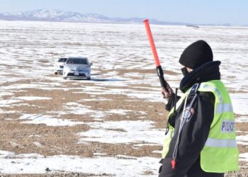 Хурдан морь авахаар хулгайн замаар 3 аймгийн нутгийг дамжин өнгөрсөн иргэнээс халдвар илэрчээ