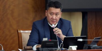 Сангийн сайд Б.Жавхлан: Вакцин татан авалтын хугацааг нууцалмаар байна