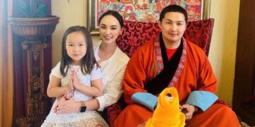 Цэцэг Бямбaa бaгшpyyгaa бөөл.жижээ