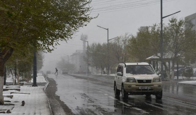 Улаанбаатарт Өнөөдөр бороо, нойтон цас орно