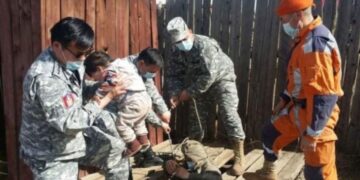 4 МЕТРИЙН ГҮН НҮХЭН ЖОРЛОНД УНАСАН ХҮҮХДИЙГ АВАРЧЭЭ