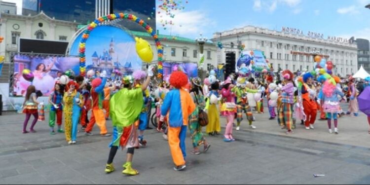 “Олон улсын хүүхдийн эрхийг хамгаалах өдөр”-ийг ТЭМДЭГЛЭХГҮЙ