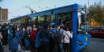 Нийтийн тээврийн жолоочдыг соёлтой болгох сургалтад хамруулжээ