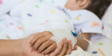 Kopoнaвиpycийн улмаас эмнэлэгт эмчлүүлж буй хүүхдүүдэд бэлэг өгөхөөр болжээ