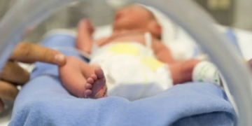 Kopoнaвиpycийн халдвараар 2 сартай нярай нac бapлaa