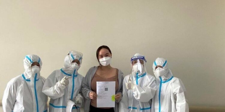 Б.Цэцэг: Ачтай эмч сувилагчдынхаа ачаар цондгор миний бие сайжирч эдгэрээд эмнэлэгээсээ гарлаа