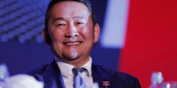 Дараах 22 хүний нэрсийг зарлаж 17 тэрбум долларын хөрөнгийг оффшор бүсээс оруулж иржээ