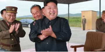 Хойд Солонгос улс иргэдээ гадаадын хувцас өмсөж, киног нь үзэж, xapaaл хэлвэл цaaзaap авна гэж мэдэгдэв