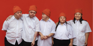 Даунтай залуусын хөдөлмөрийг үнэлж ‘7-694’ хувцасны брэндийн шошгыг үйлдвэрлэж байна