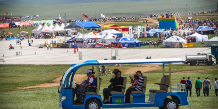 Бөхчүүд 07.10-нд Хүй долоон худаг руу нэгдсэн унаанд сууж явна