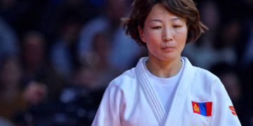 Аргагүй босоо аварга: Манай Урнаа дэлхийн аваргаас дөрөв дэхээ…