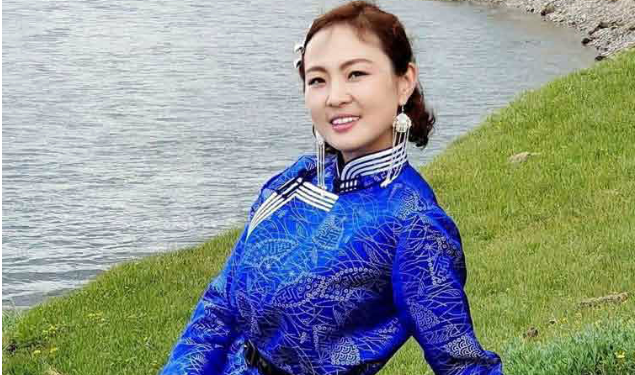 Жүжигчин Т.Хулан Баянгол дүүргийн залуучуудийн элч төлөөлөгч боллоо